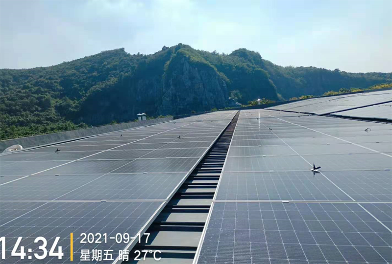 光伏支架厂家——3000万彩票在长兴东成锦苑建设27Kwp分布式光伏电站项目完工