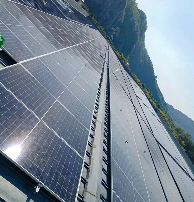 光伏支架厂家——3000万彩票在长兴东成锦苑建设27Kwp分布式光伏电站项目完工